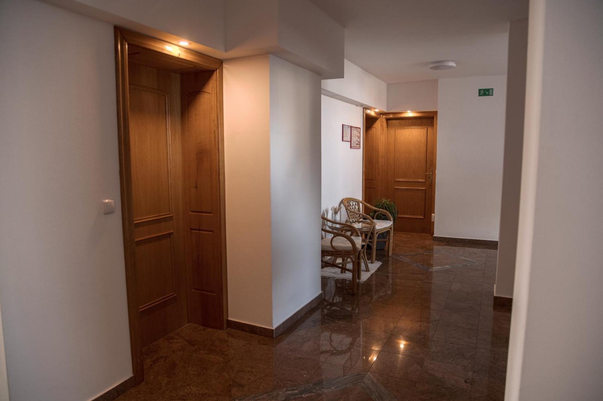 Rooms And Apartments Panker مورفسكه تيبليتسه المظهر الخارجي الصورة