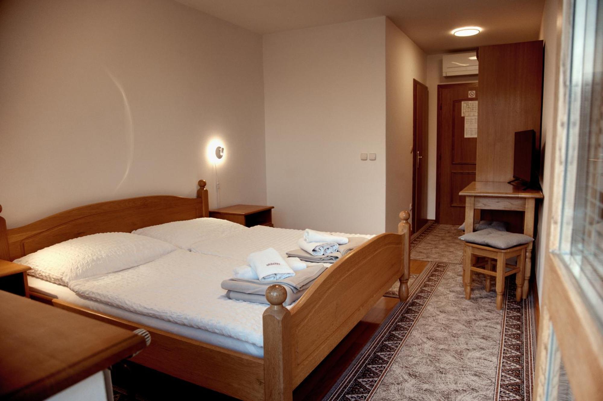 Rooms And Apartments Panker مورفسكه تيبليتسه المظهر الخارجي الصورة