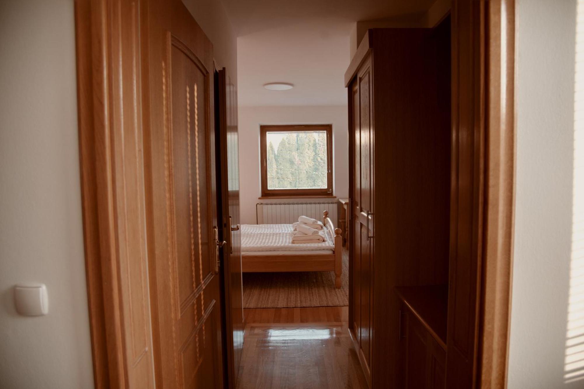 Rooms And Apartments Panker مورفسكه تيبليتسه المظهر الخارجي الصورة