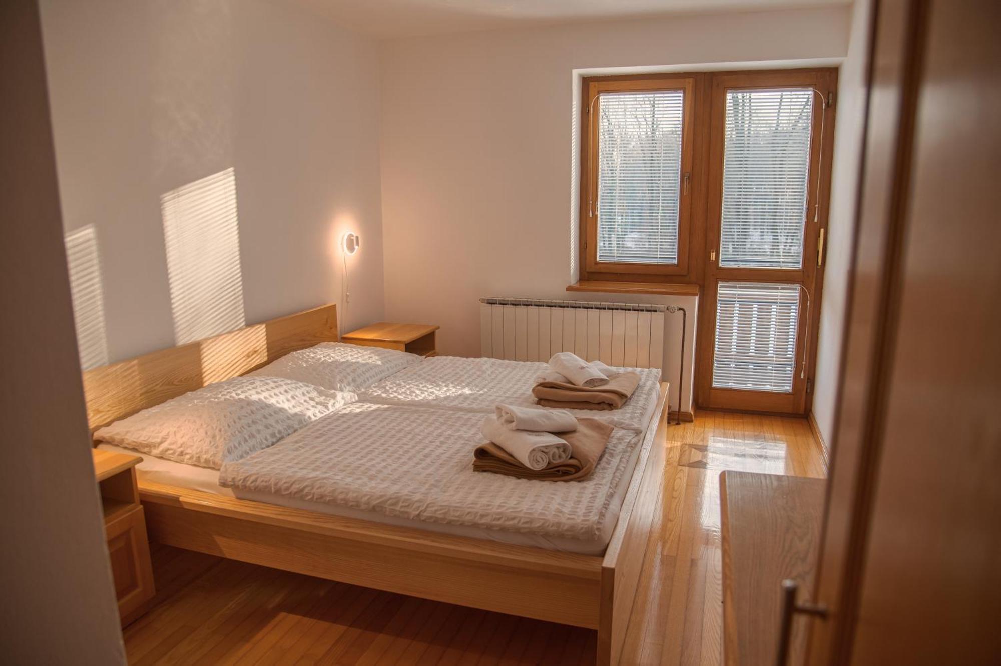 Rooms And Apartments Panker مورفسكه تيبليتسه المظهر الخارجي الصورة