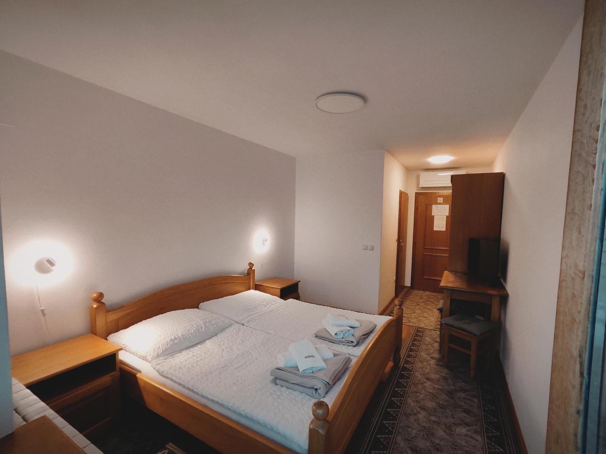 Rooms And Apartments Panker مورفسكه تيبليتسه المظهر الخارجي الصورة