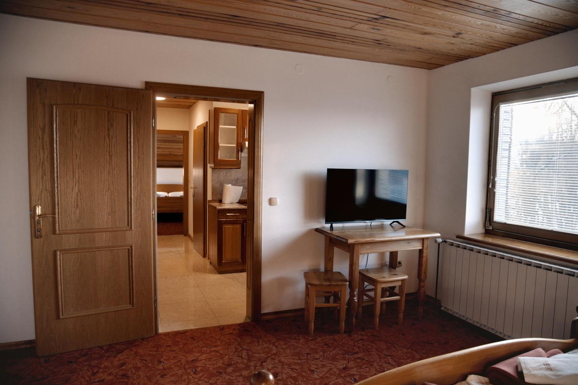Rooms And Apartments Panker مورفسكه تيبليتسه المظهر الخارجي الصورة