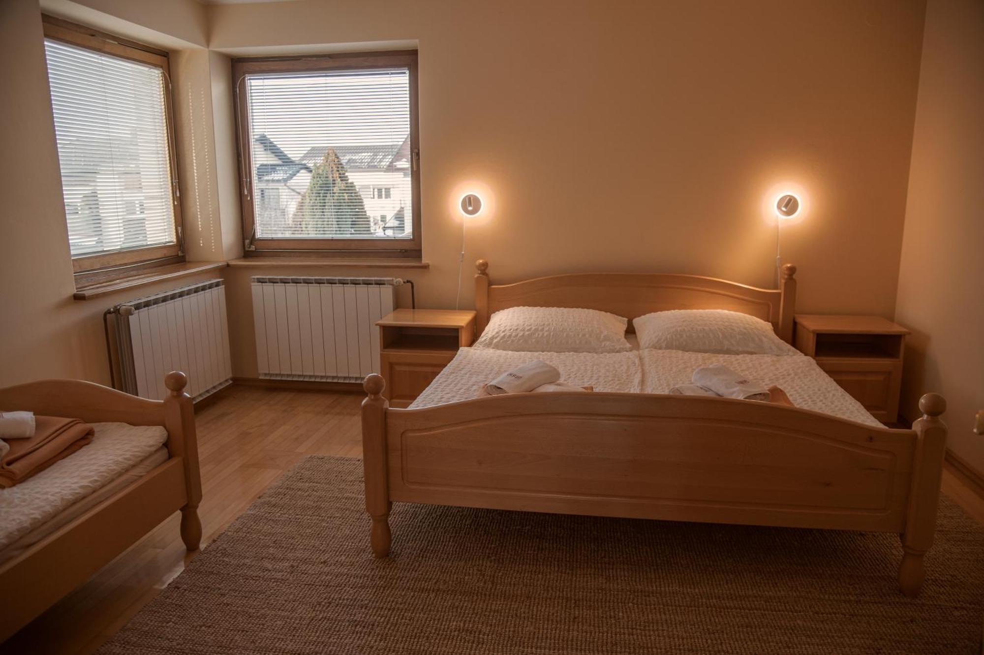 Rooms And Apartments Panker مورفسكه تيبليتسه المظهر الخارجي الصورة