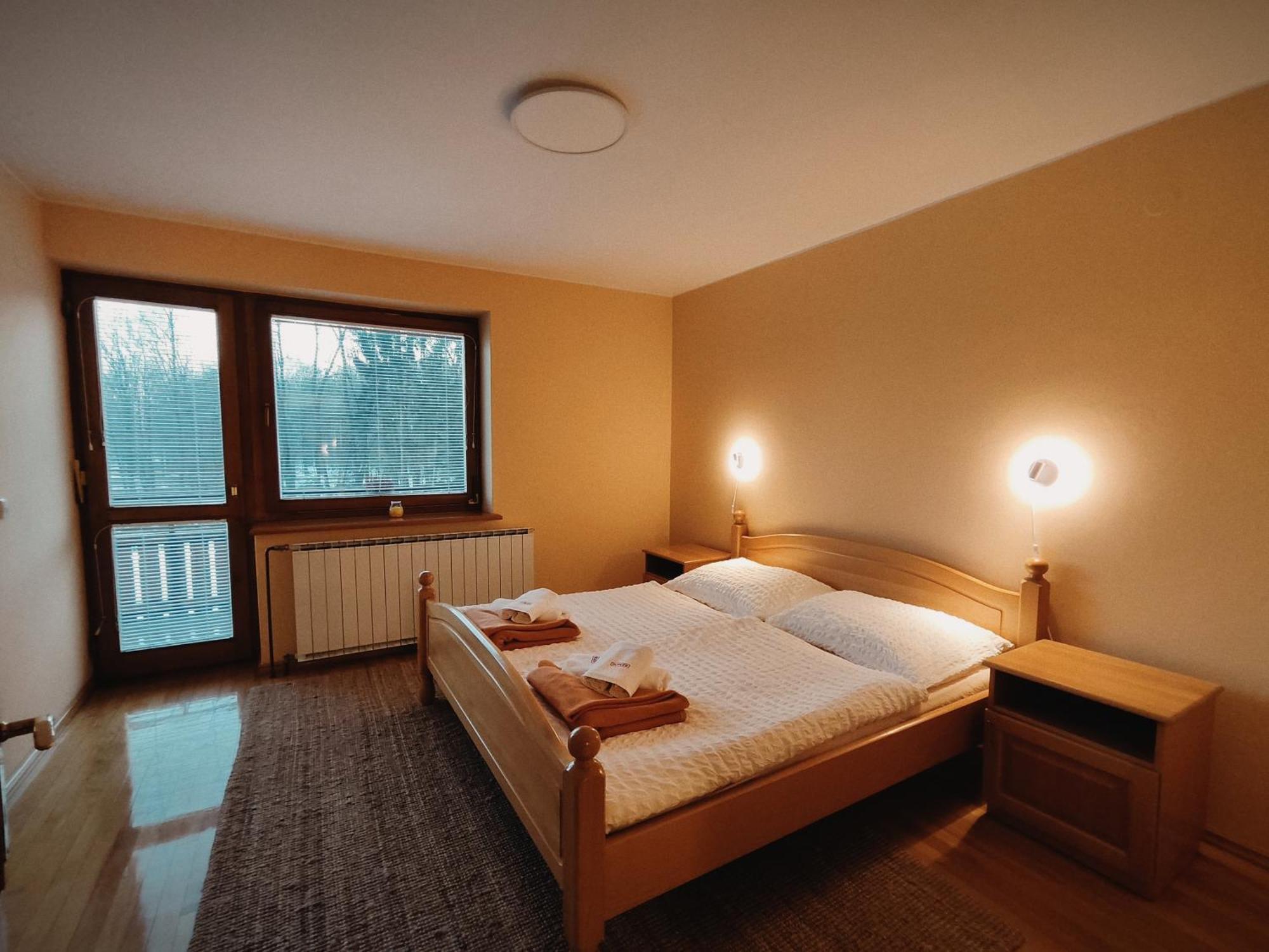 Rooms And Apartments Panker مورفسكه تيبليتسه المظهر الخارجي الصورة